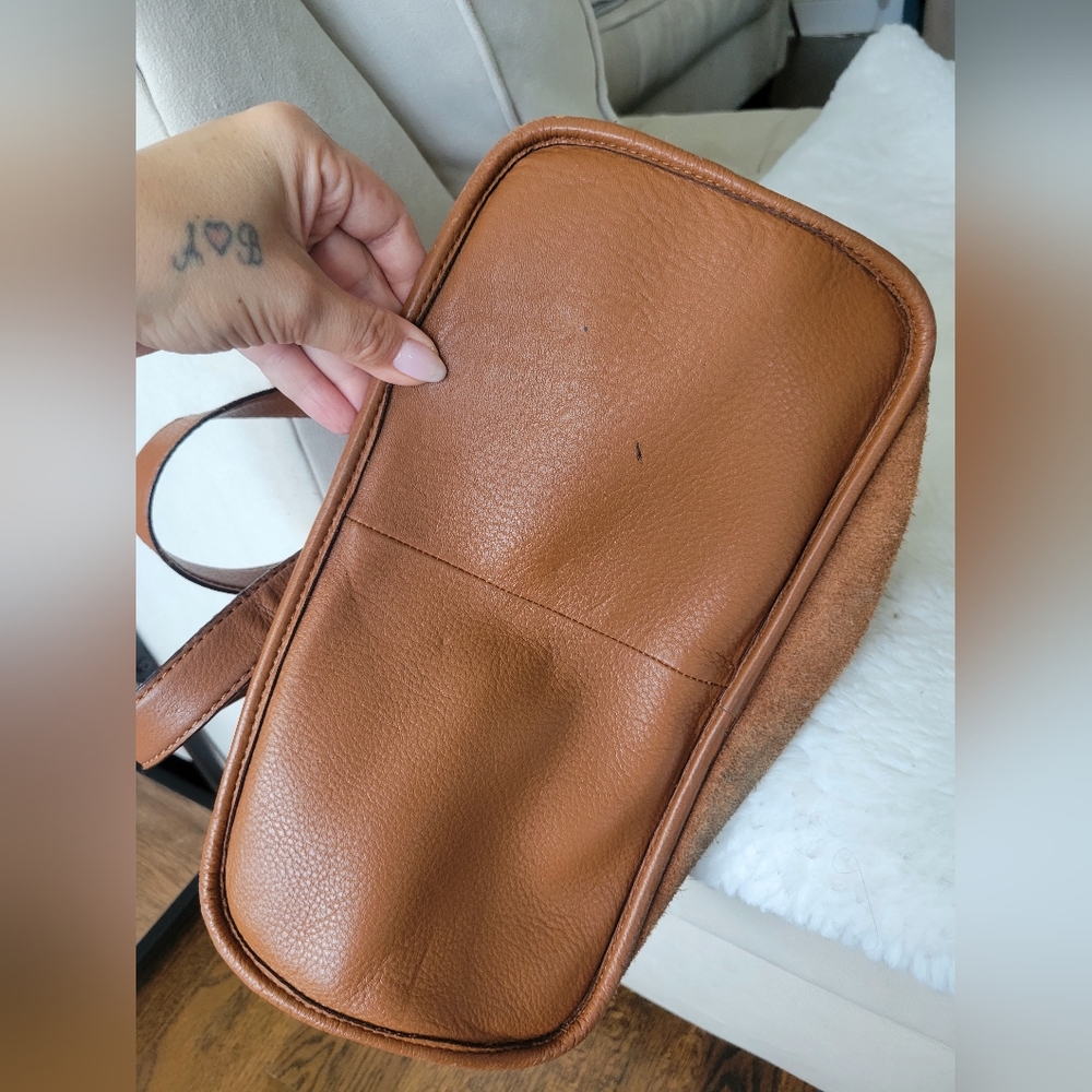 🌿 Michael Kors Cognac Reversible Pebble Leather/suade bag with pouch - Picture 8 of 15